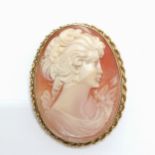 9ct hallmarked gold hand carved cameo shell portrait brooch - 4.2cm drop & 10.8g total weight