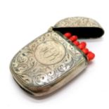 Antique silver vesta case with hand chased decoration - 4.5cm long & 20g total weight (not including