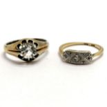 9ct gold & platinum stone set ring - size P & 2.7g total weight t/w 9ct on silver white stone set