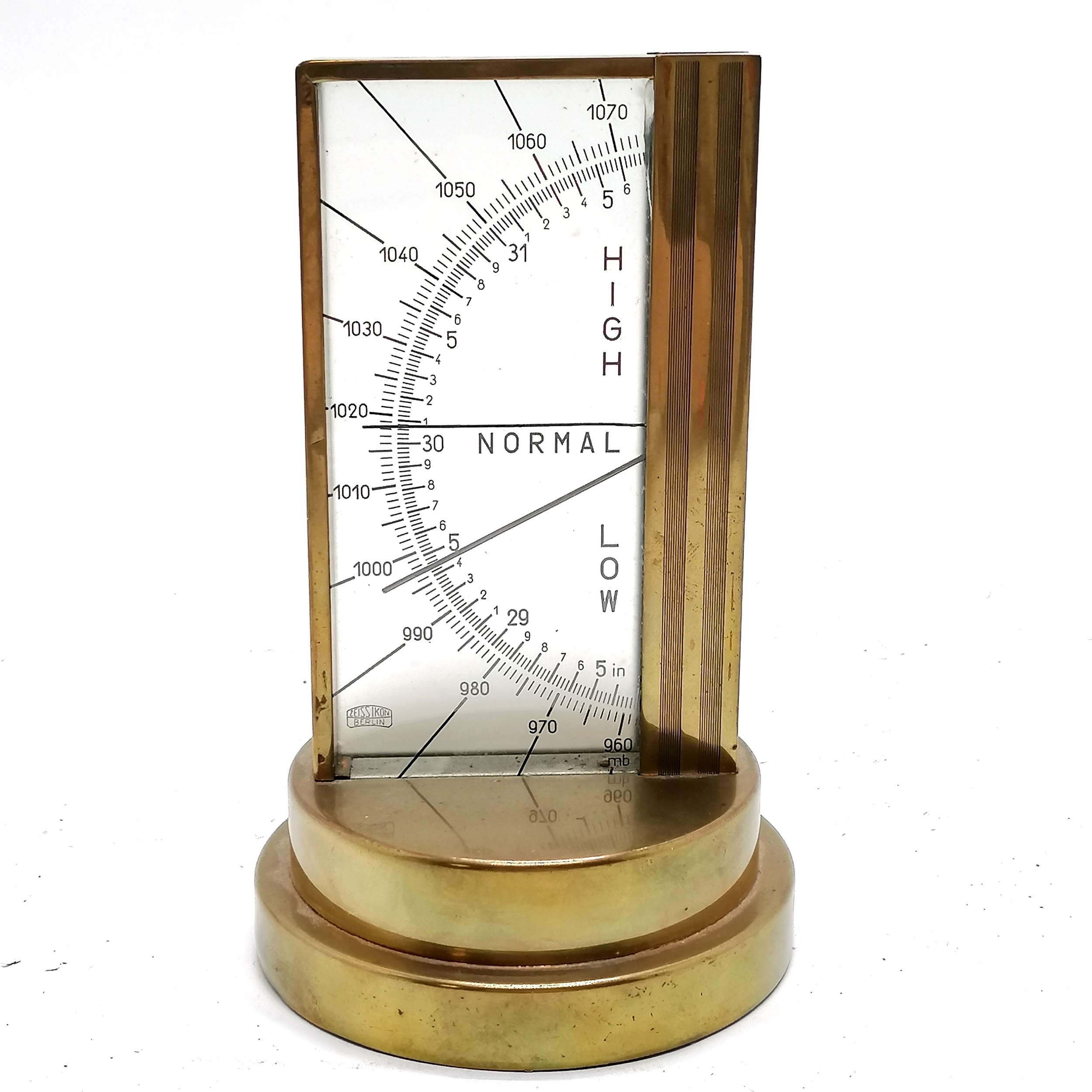 Unusual Zeiss Ikon Art Deco table barometer in a brass case, instructions and dated to base 26/09/ - Image 2 of 4