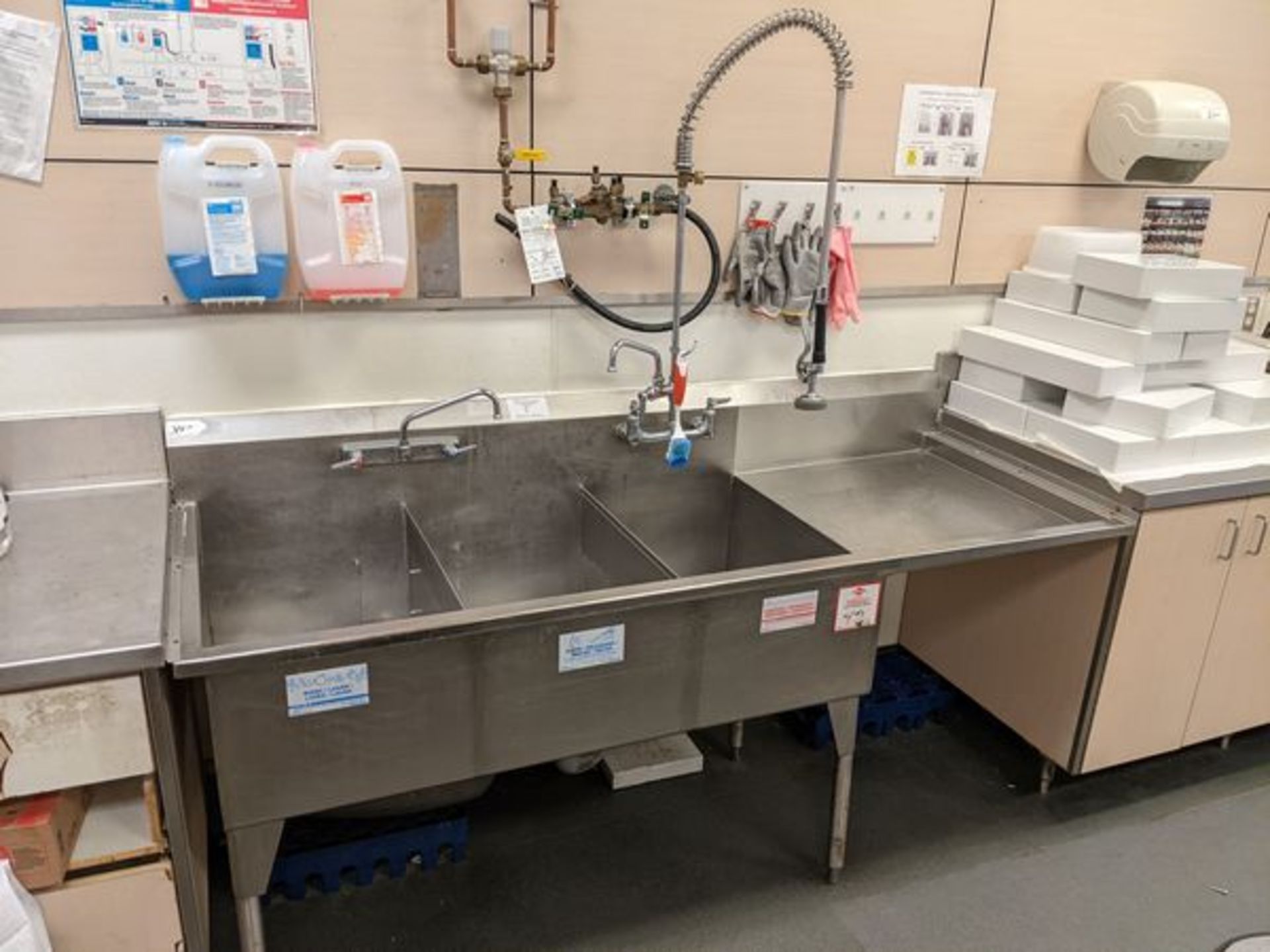 3 Compartment Stainless Steel Sink with Right Hand Run off and Wash Wand