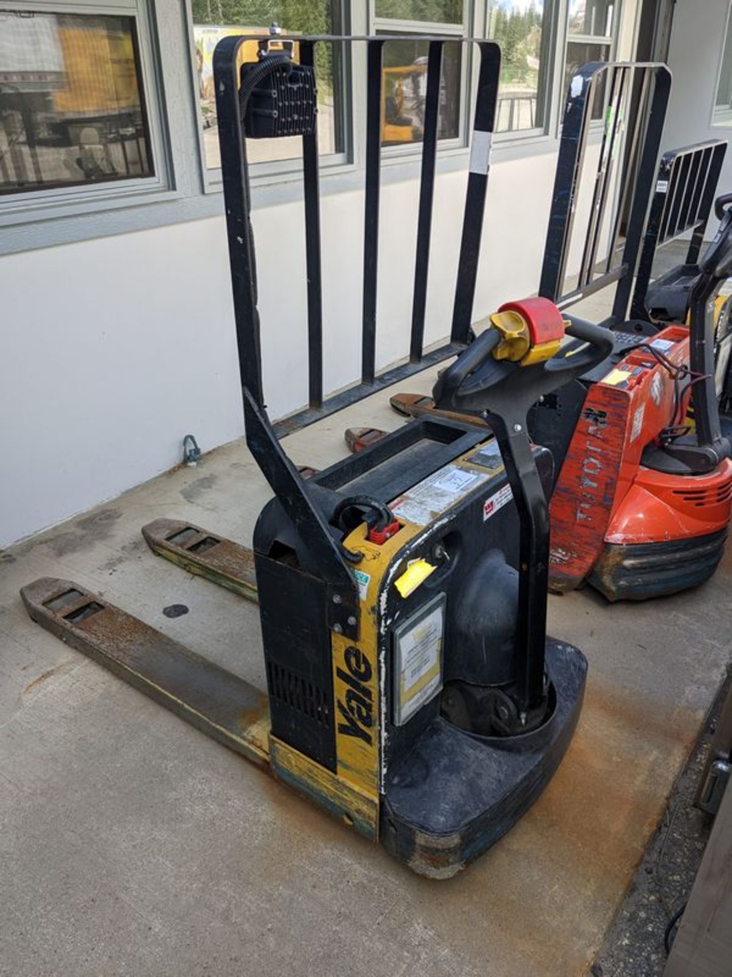 Yale Electric Pallet Mover