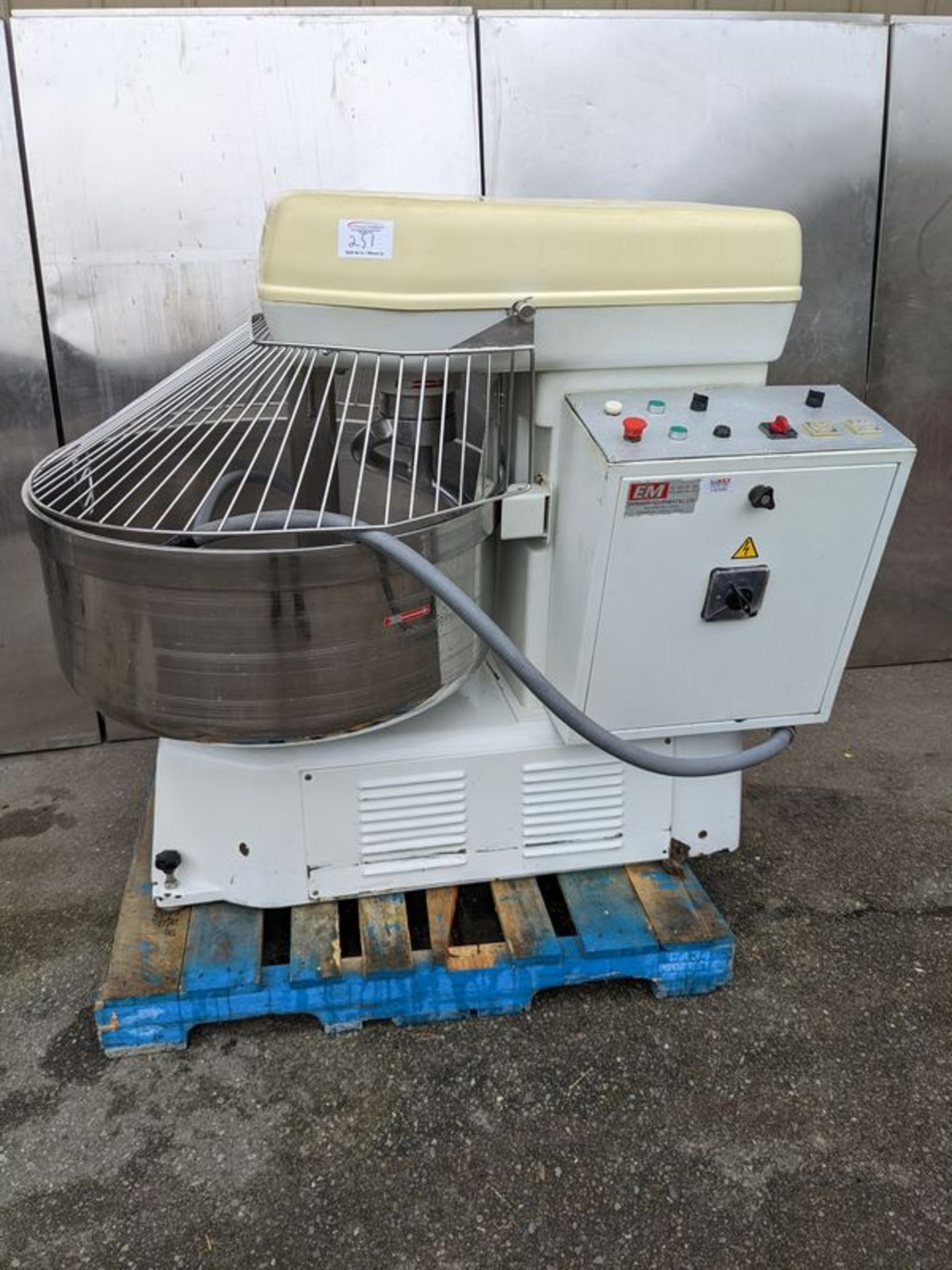 Esmach 160 Quart Spiral Dough Mixer - Model ISE160