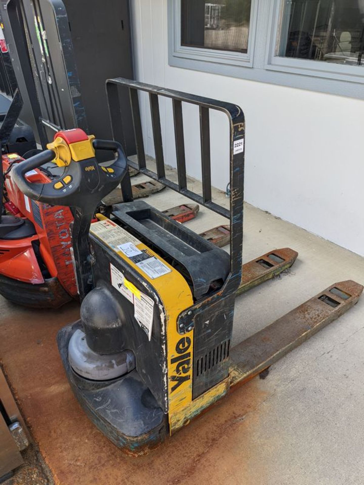 Yale Electric Pallet Mover