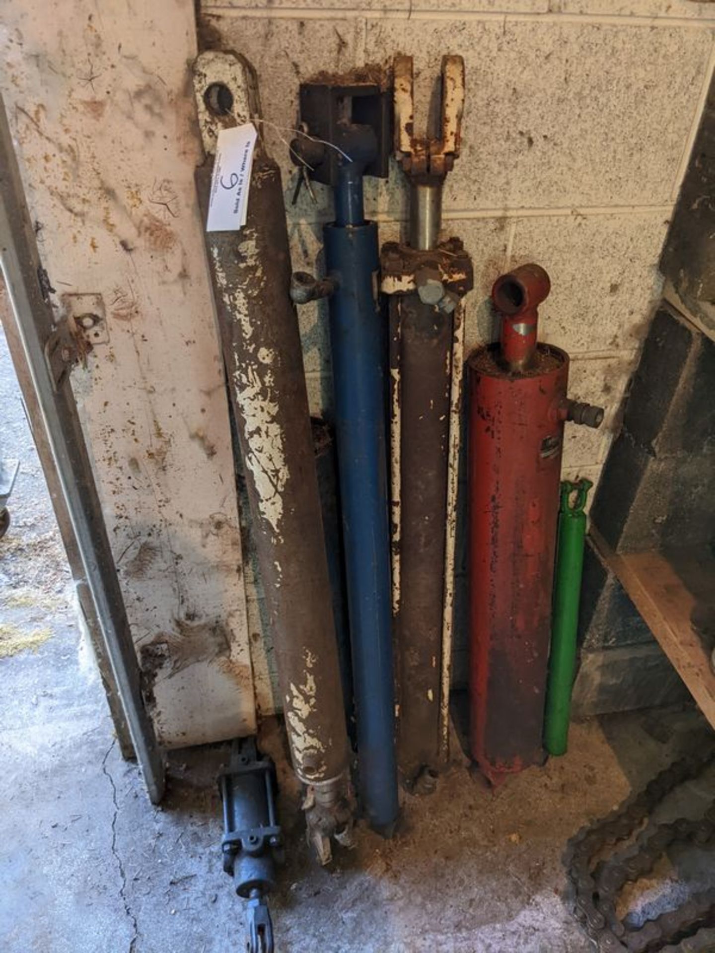 7 Assorted Hydraulic Cylinders