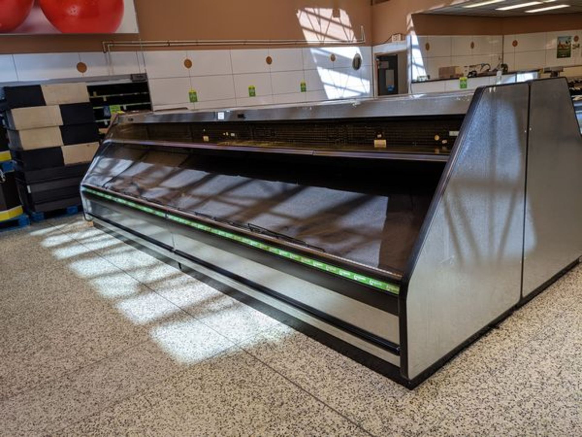 16ft Low Volume Produce Case - Note No Compressor