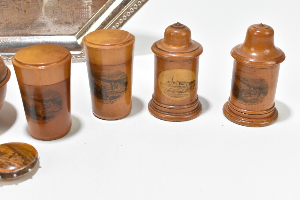 EDINBURGH 1886 AND GLASGOW 1888; a small group of Mauchline ware pieces including a needle pad, - Bild 3 aus 7