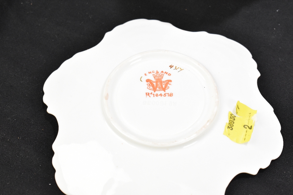 WILEMAN & CO (FOLEY); a thirty two piece part tea service decorated in the 4317 pattern with moulded - Image 6 of 7