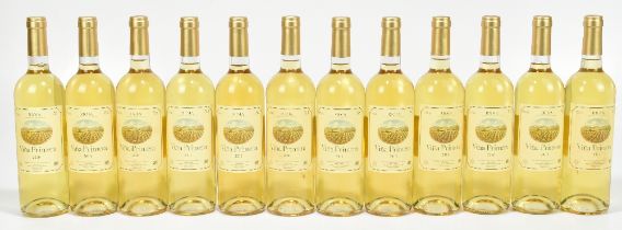 WHITE WINE; twelve bottles Vina Primera Rioja, seven 2010 and five 2011 (12).