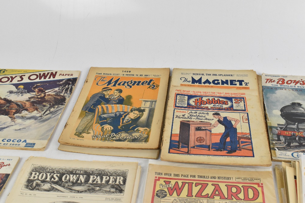 A collection of various comic books including The Magnet and The Boy's Own Paper. Additional - Bild 3 aus 9
