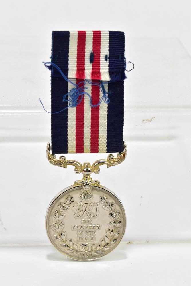 An unnamed George VI military medal. - Bild 2 aus 2