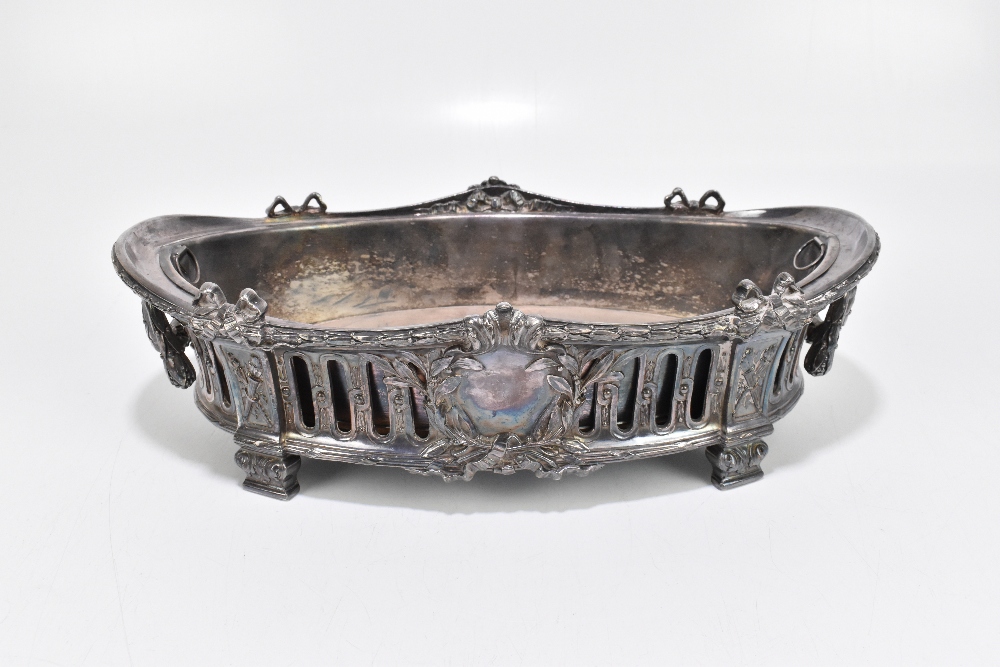 A circa 1900 French silver plated centrepiece with detachable liner and pierced swag and ribbon tied - Bild 2 aus 5