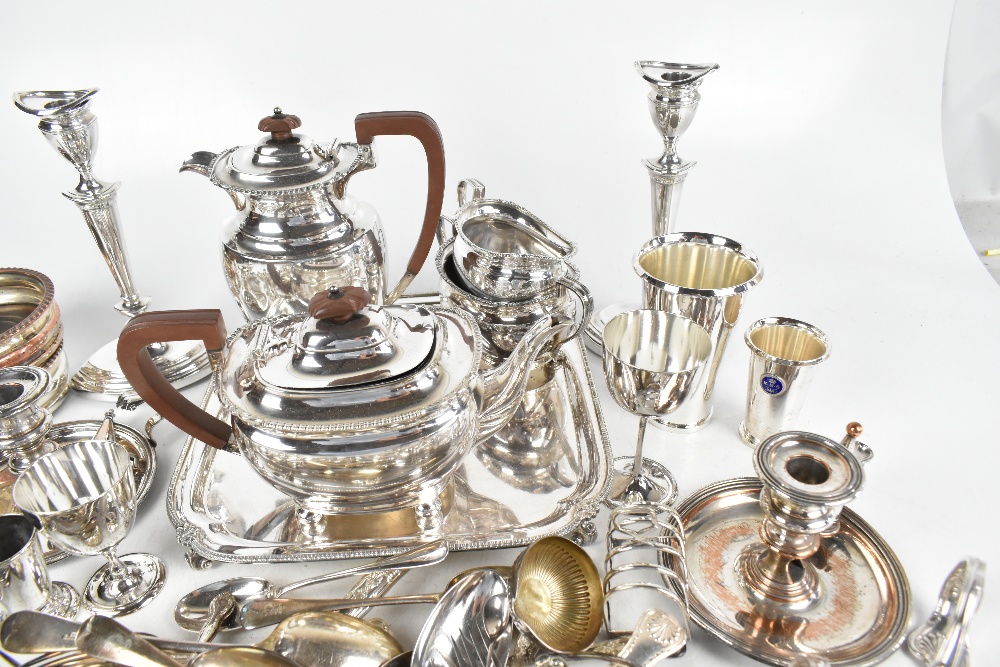 A collection of 19th century and later silver plate including a Harrod's four piece tea service, a - Bild 4 aus 8