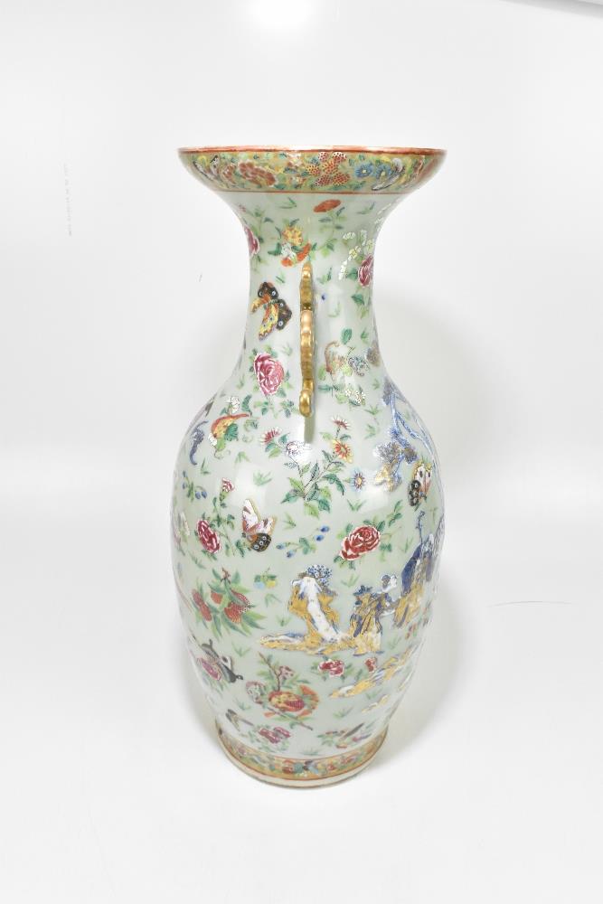 A large Chinese 19th century Canton Famille Rose enamel painted baluster vase with twin pierced - Bild 9 aus 10