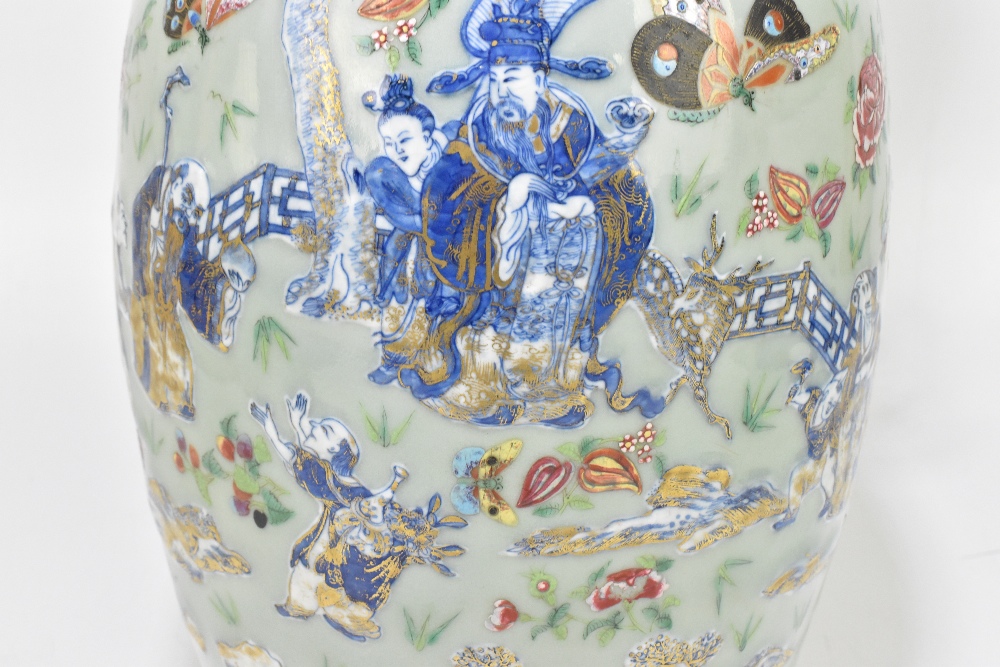 A large Chinese 19th century Canton Famille Rose enamel painted baluster vase with twin pierced - Bild 3 aus 10