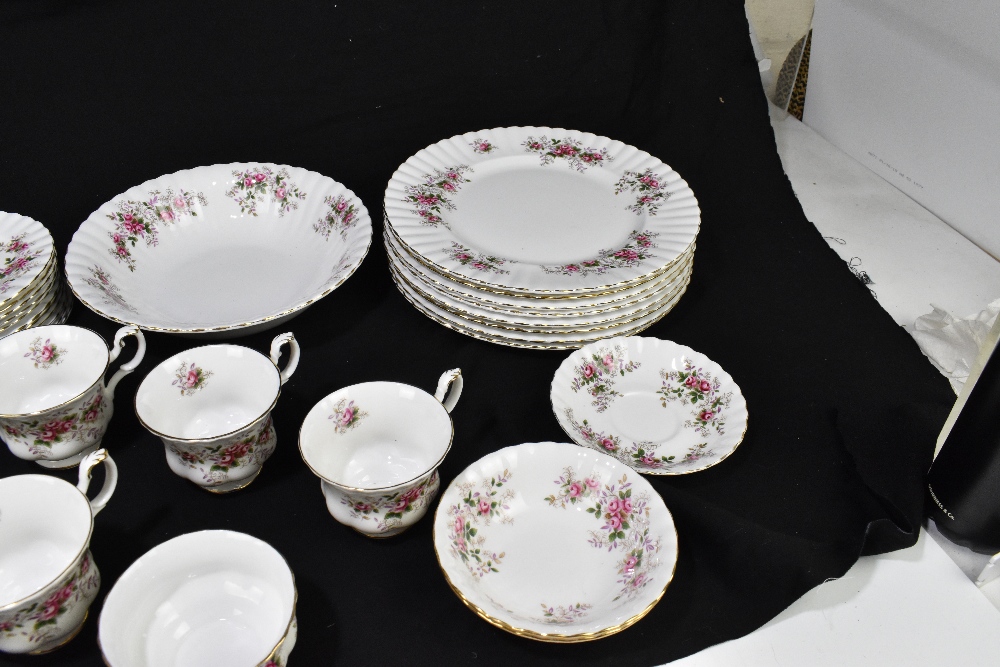 ROYAL ALBERT; a 'Lavender Rose' pattern tea service. - Bild 6 aus 7