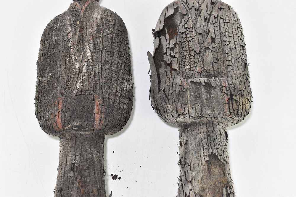 Two unusual charred and petrified wooden figures, length approx. 50cm (both af). Provenance: private - Bild 3 aus 5