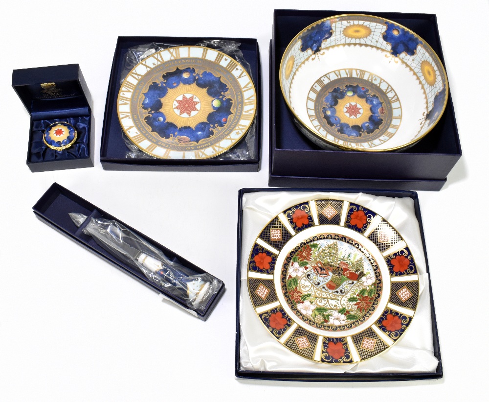 ROYAL CROWN DERBY; a boxed limited edition 1996 Christmas plate, 171/2500, together with four