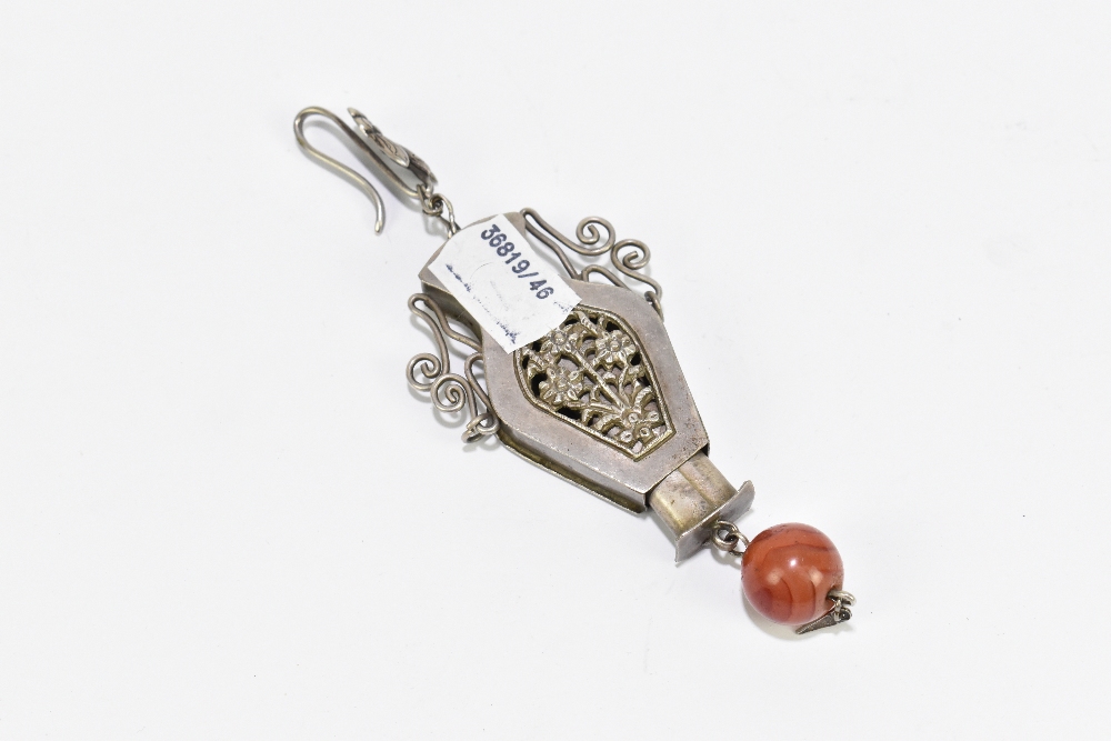 A white base metal chatelaine style lopped chain suspending a vase shaped small portable incense - Image 3 of 3