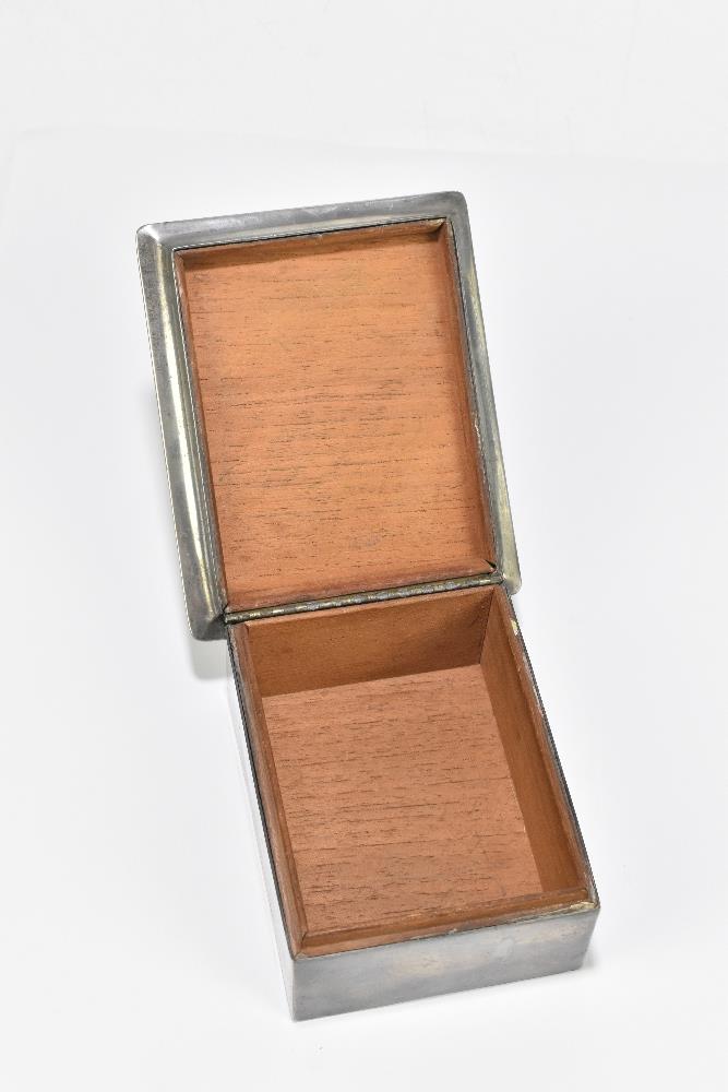 LIBERTY & CO; a pewter and enamelled rectangular trinket box, no.0553, the hinged lid set with - Bild 7 aus 8