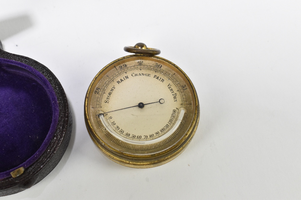 An early 20th century pocket barometer with silvered dial, diameter 45mm, cased. - Bild 2 aus 3