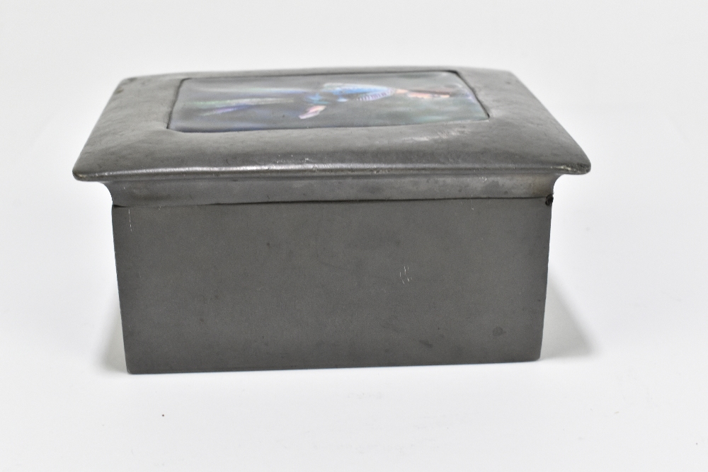 LIBERTY & CO; a pewter and enamelled trinket box, no.0586, the hinged lid set with rectangular - Bild 7 aus 8