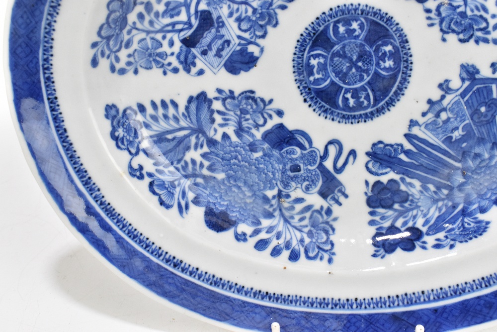 A Chinese Qianlong Period blue and white oval platter decorated in the 'Fitzhugh' pattern, length - Image 2 of 7