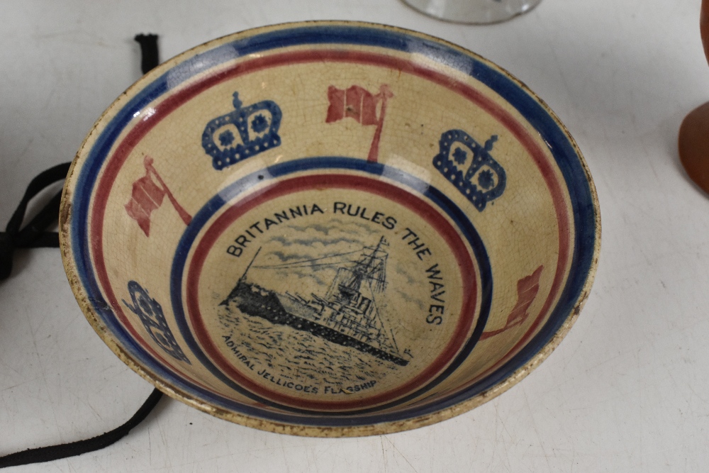 A Britannia Rules the Waves Earthenware bowl, the centre decorated with Admiral Jellcoe's - Bild 2 aus 6