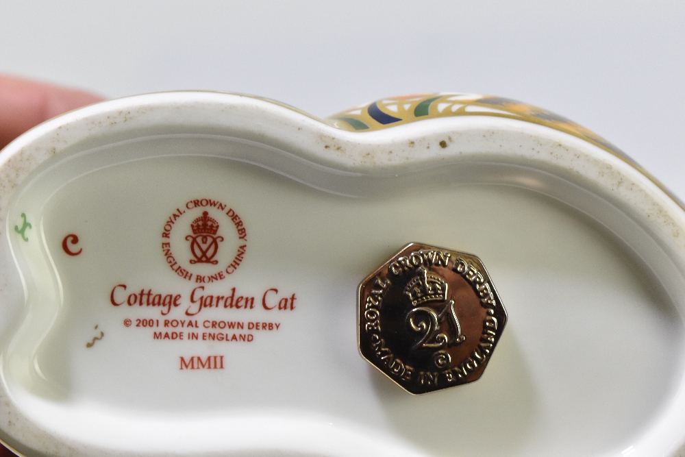 ROYAL CROWN DERBY; a collection of seven animal paperweights comprising 'Misty', 'Cottage Garden - Bild 2 aus 8