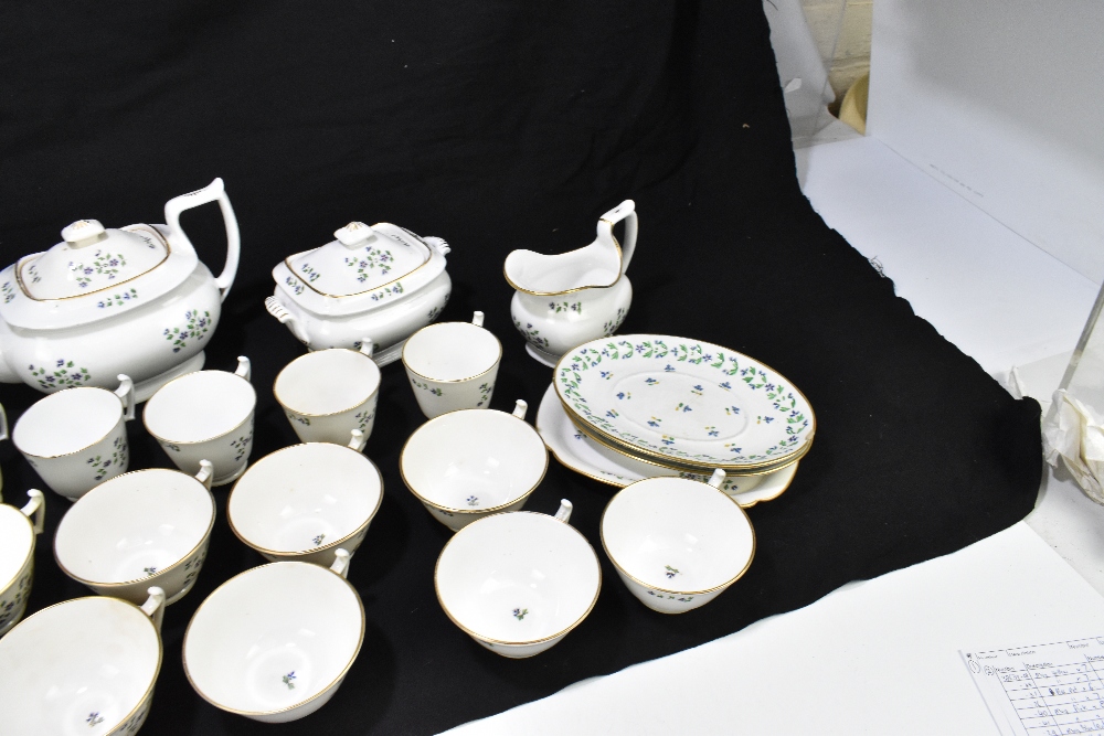 A 19th century floral decorated part tea service. - Bild 5 aus 8