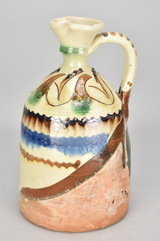 ALFARERIA ALMARZA for Ubeda Pottery, Andalucia; a slipware flagon with incised decoration, incised - Bild 2 aus 4