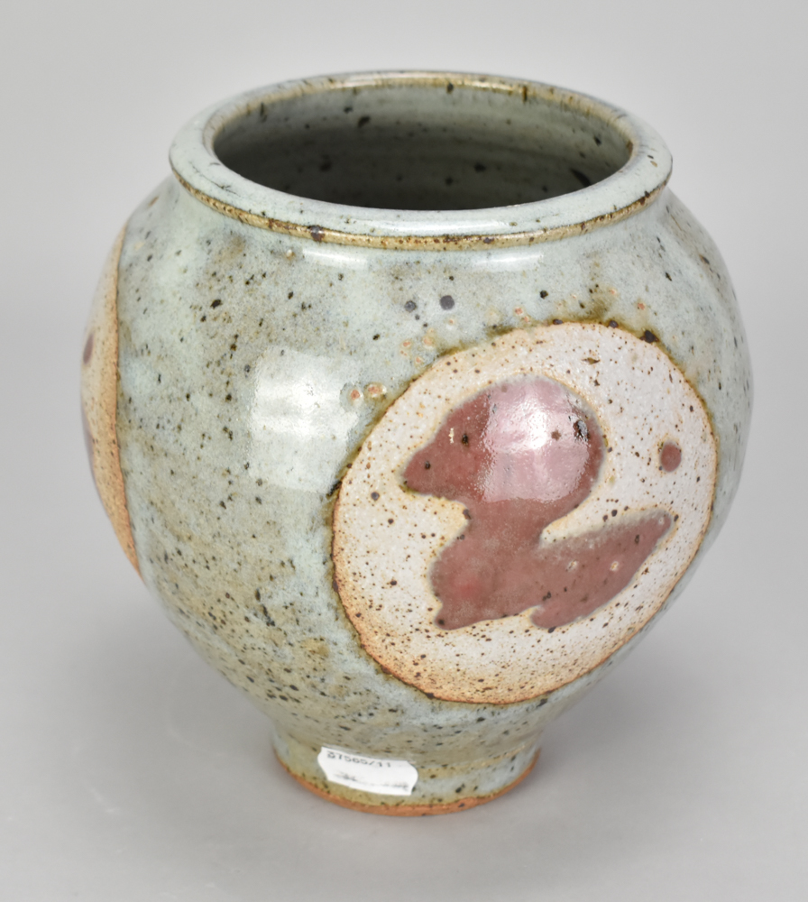 ADRIAN LEWIS-EVANS (1927-2021); a stoneware vase partially covered in blue/grey glaze with copper - Bild 2 aus 3