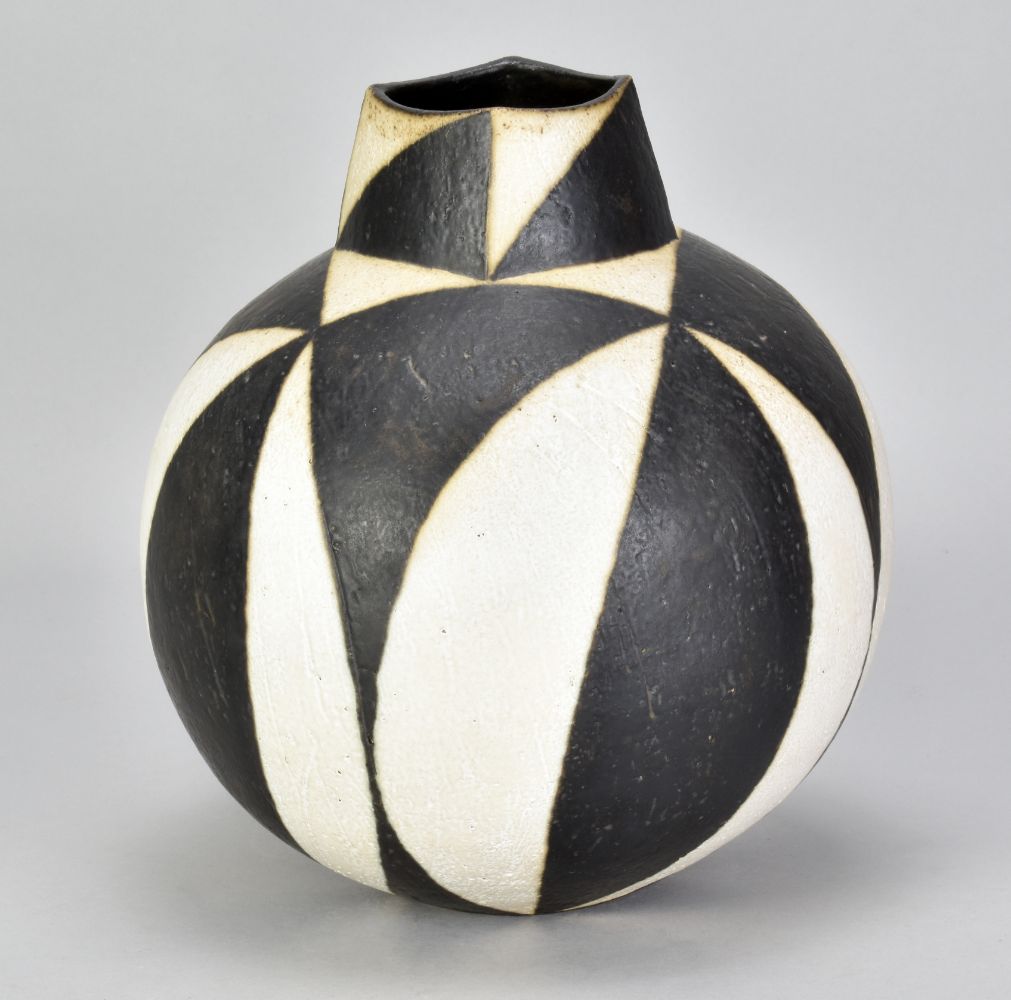 Two Day Auction of Studio Ceramics (Macclesfield)