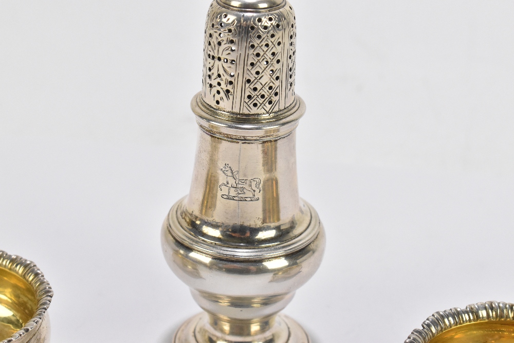 JOHN DELMESTER; a George III hallmarked silver sugar caster with engraved family motto, London 1764, - Image 2 of 4