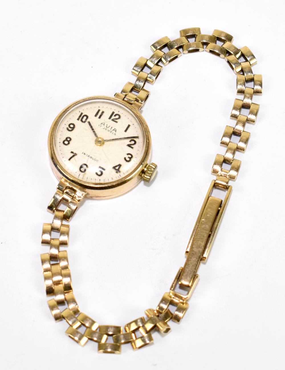 AVIA; a lady's 9ct yellow gold vintage wristwatch with Arabic numerals to the dial and seventeen