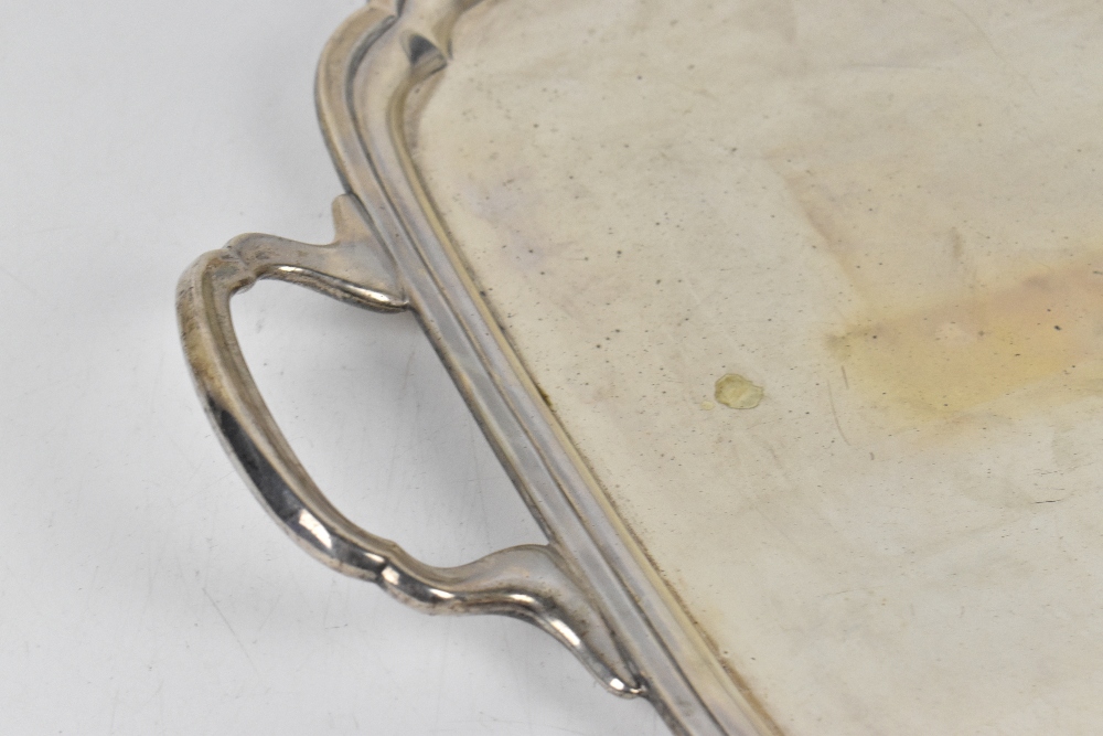 A George V hallmarked silver twin handled rectangular tray, Viners, Sheffield, 1931, 61.5ozt/ - Image 2 of 4