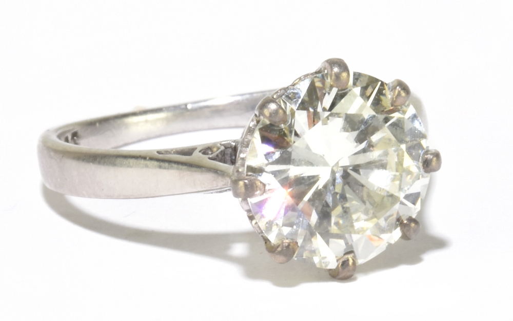 An 18ct white gold diamond solitaire ring, the eight claw set round brilliant cut stone weighing - Image 2 of 4