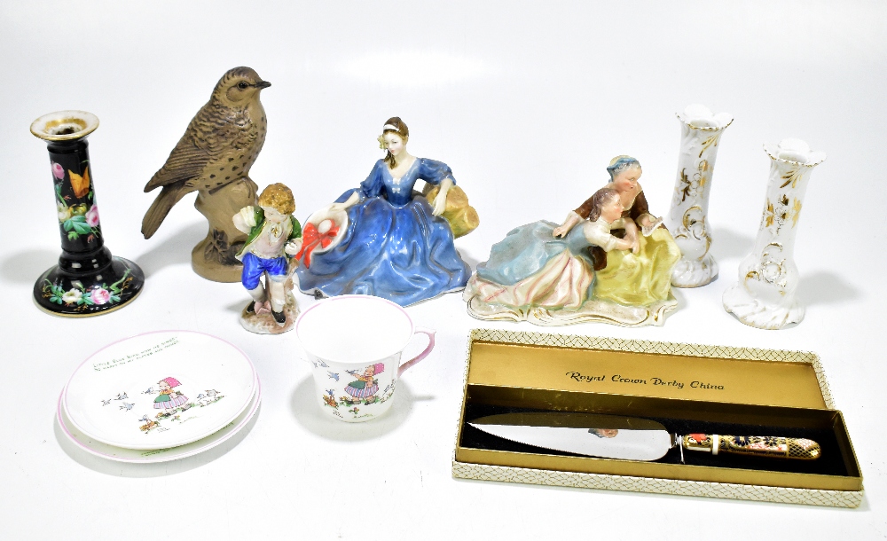 A small collection of assorted ceramics including a boxed Royal Crown Derby Imari cake slice,