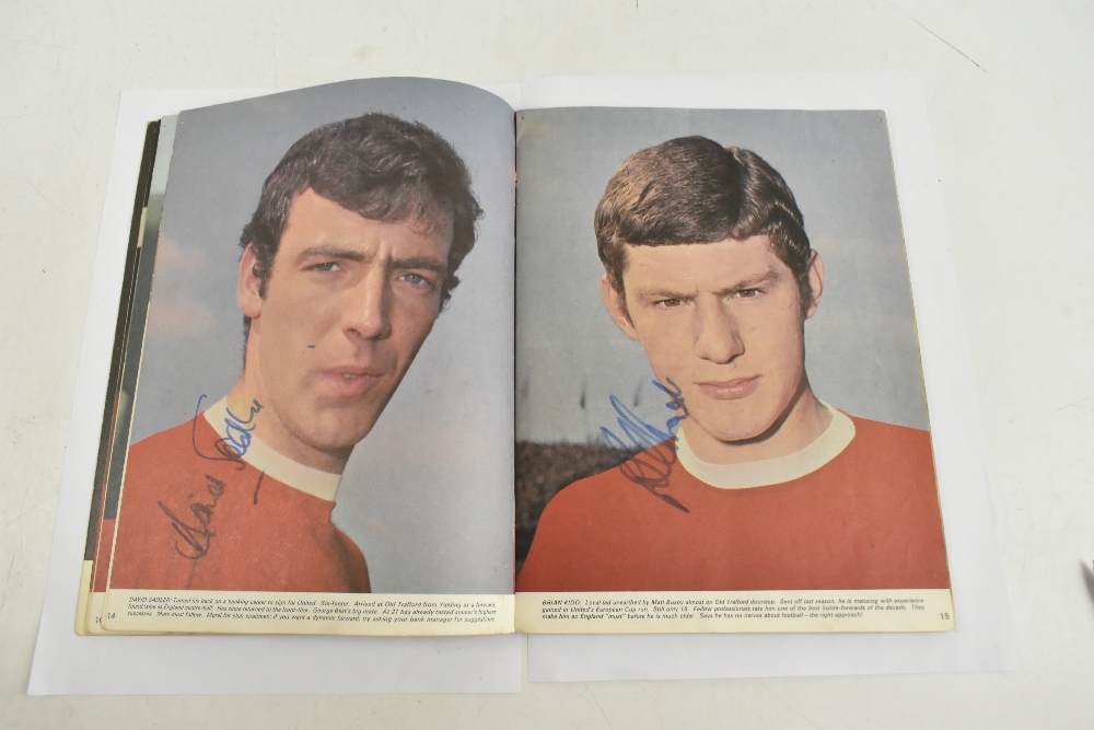 MANCHESTER UNITED; a signed World Club Championship 1968 programme, Manchester United vs Estudiantes - Image 6 of 8