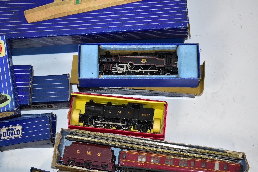 HORNBY DUBLO; a large collection of items, including a EDL18 standard 2-6-4 tank locomotive, a - Image 3 of 4