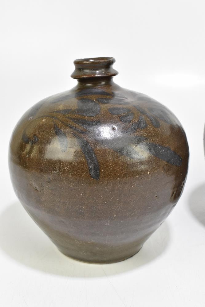 A Chinese Song Dynasty (960 - 1279 AD) brown glazed floral painted vase, height 21cm, a Song Dynasty - Image 2 of 5