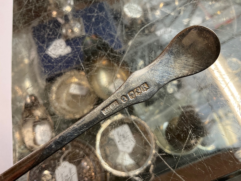 JOHN MUIR; a George IV hallmarked silver sauce ladle in the Kings pattern, Glasgow 1829, and further - Image 5 of 5