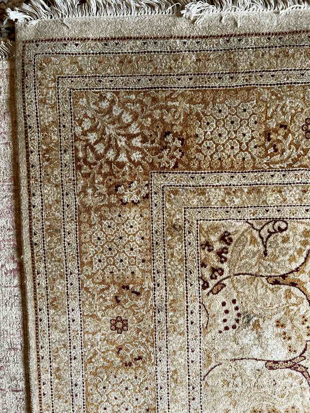 A large Pakistani woollen cream ground carpet, 284 x 182cm. - Image 2 of 3