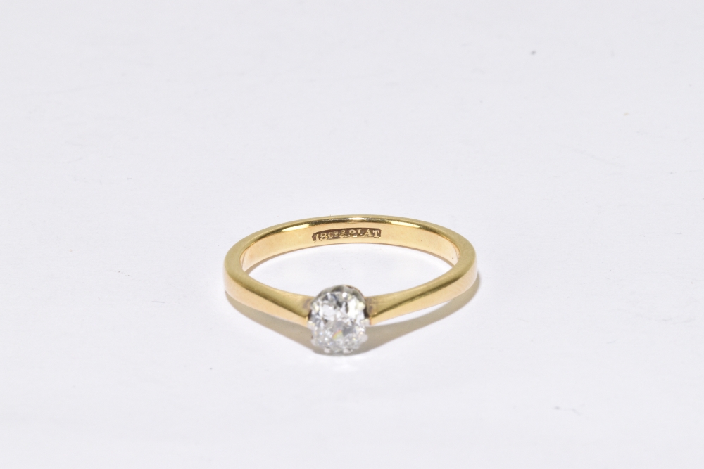 An 18ct yellow gold diamond solitaire ring, the cushion cut stone weighing approx. 0.25cts in ten - Image 2 of 2