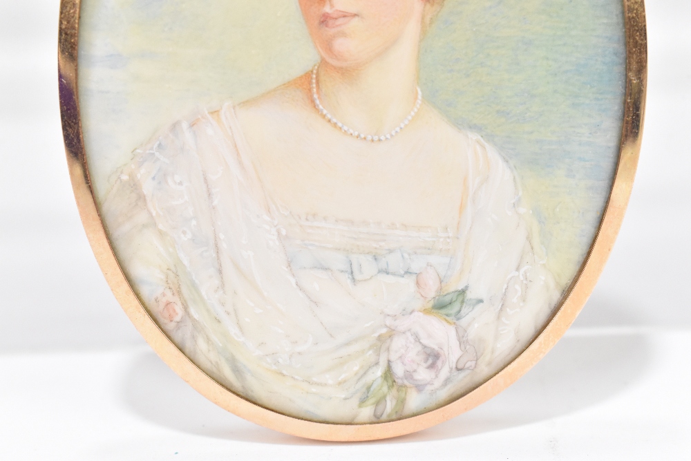 An Edwardian miniature portrait on ivory, the female sitter wearing a lace trimmed white dress - Image 5 of 6