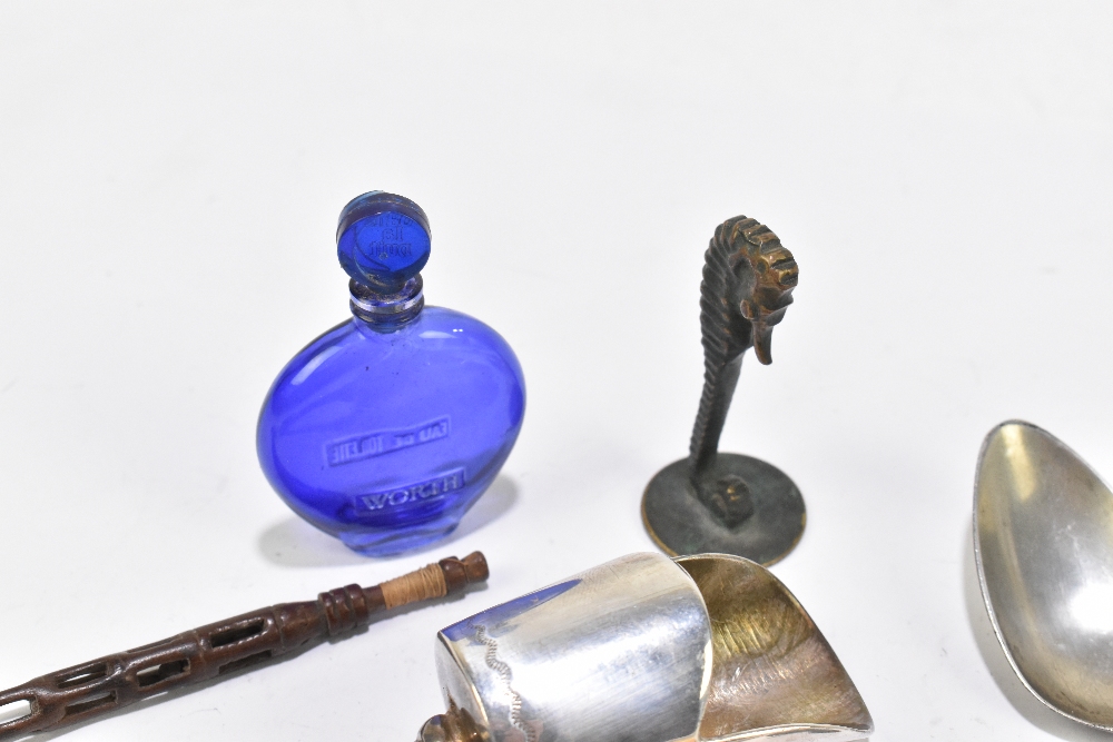 A small group of collectors' items to include a pipe trimmer, a hallmarked silver box, a - Image 4 of 5