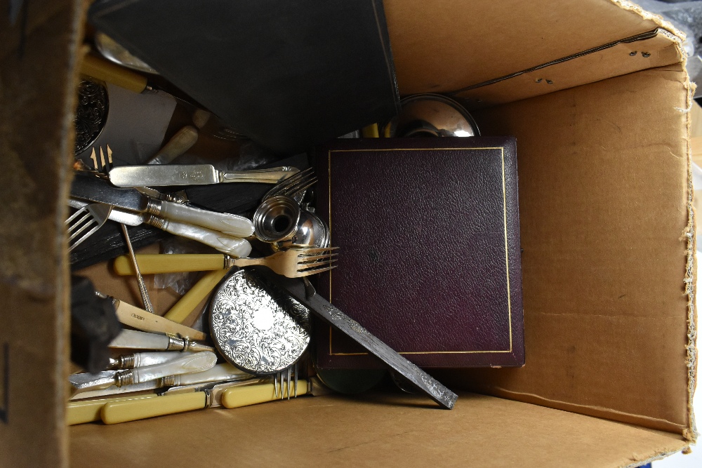 A large quantity of silver plate including salver, tray, flatware, serving dishes, inkwell, etc. - Image 3 of 4