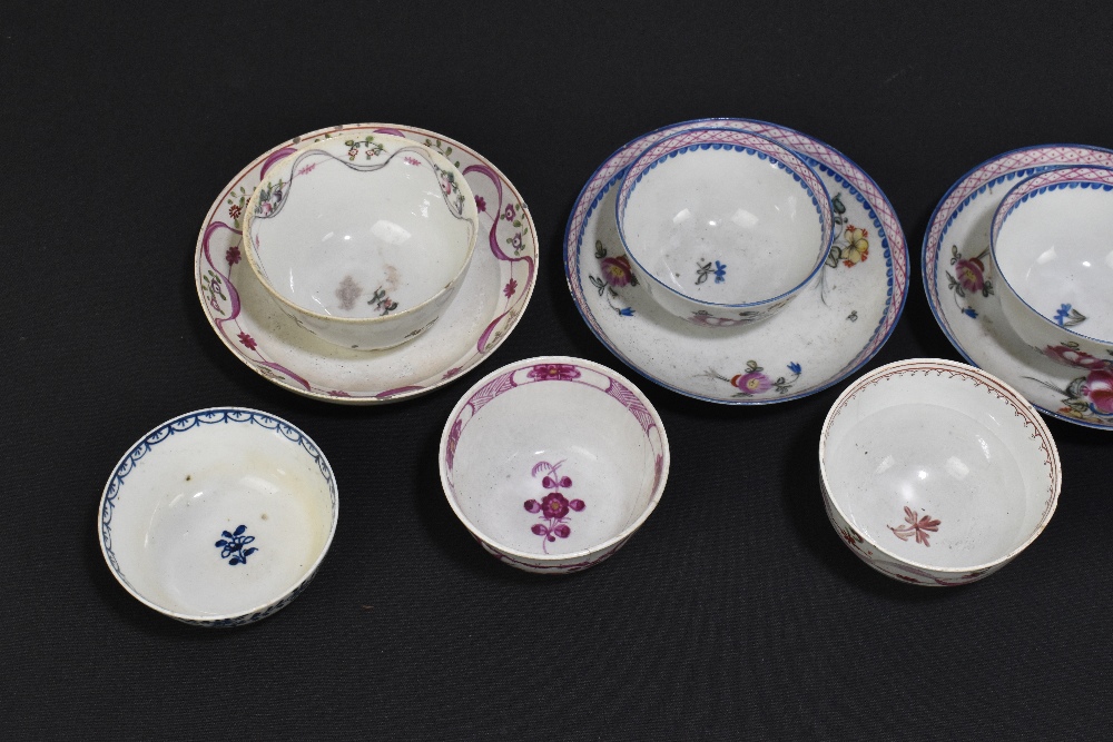 A group of ten 18th/19th century tea bowls, together with five saucers. - Image 2 of 7