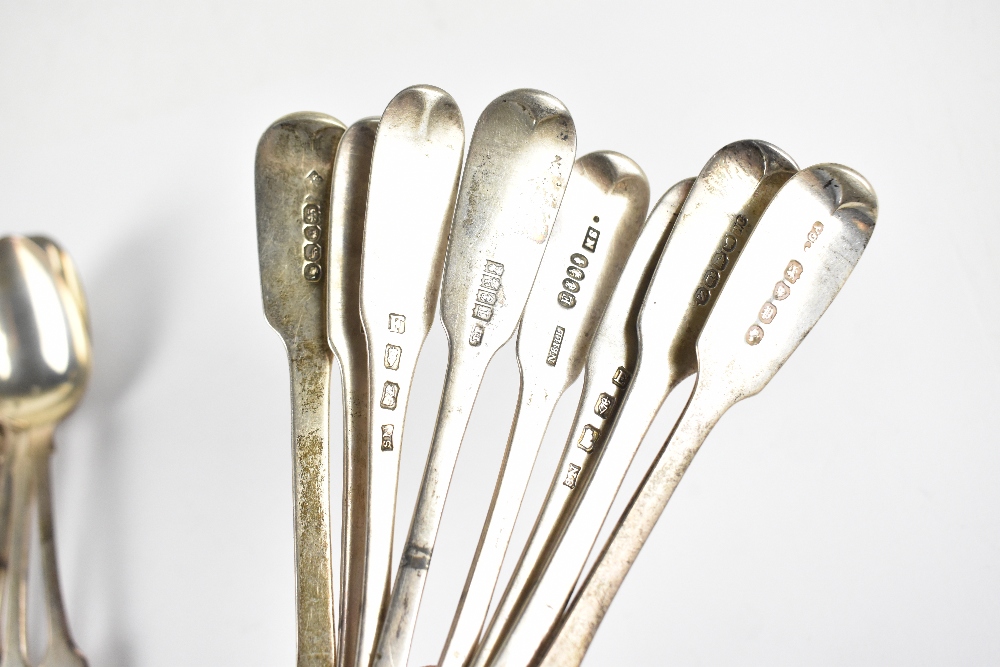 A collection of 19th century hallmarked silver dessert spoons, also teaspoons, and Fiddle pattern - Image 4 of 4