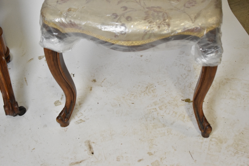 A pair of Victorian carved walnut framed balloon back bedroom chairs with floral upholstered - Image 4 of 4